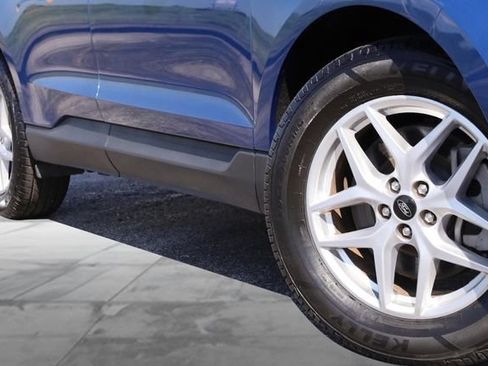 Used 2024 Ford Edge SEL AWD/4WD image 3