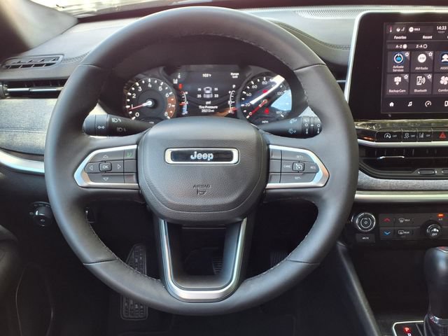 Used 2025 Jeep Compass Latitude AWD/4WD image 19