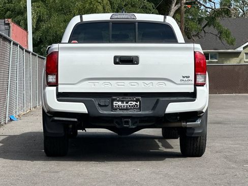 Used 2016 Toyota Tacoma TRD Sport w/ Towing Package AWD/4WD image 8