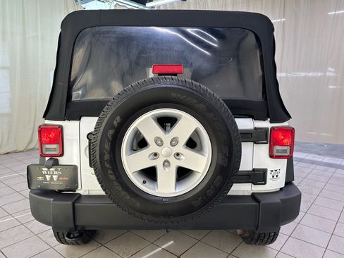 Used 2017 Jeep Wrangler Unlimited Sport w/ Quick Order Package 24S AWD/4WD image 6