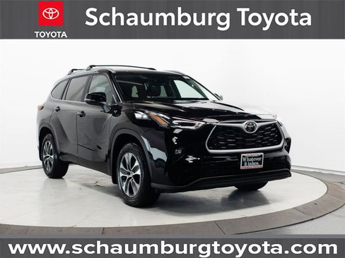 Used 2023 Toyota Highlander XLE AWD/4WD image 1