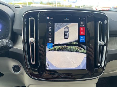 New 2026 Volvo XC40 B5 Ultra w/ Protection Package Premier AWD/4WD image 24