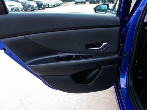 Used 2024 Hyundai Elantra Limited image 35