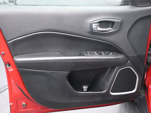 Used 2019 Jeep Compass Altitude image 15