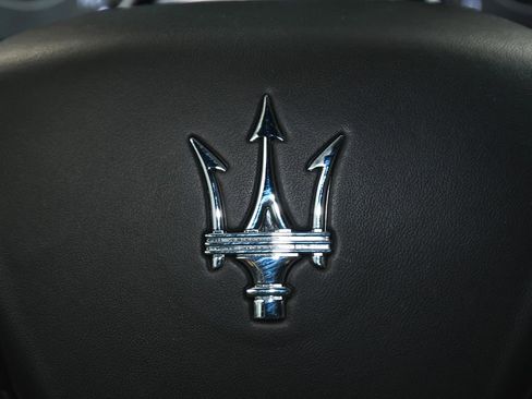 Used 2024 Maserati Levante GT Ultima AWD/4WD image 38