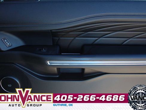 Used 2019 Ford Expedition Platinum image 16