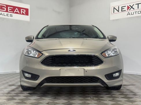 Used 2015 Ford Focus SE w/ SE Sport Package FWD image 1