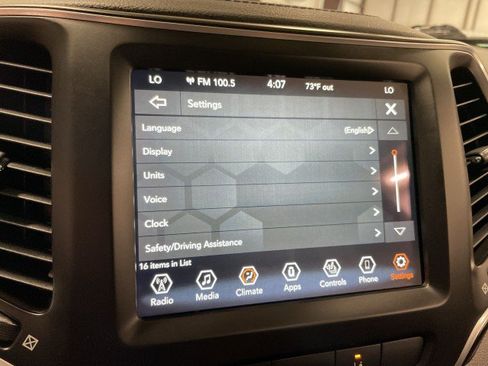 Used 2021 Jeep Cherokee Latitude Lux 80th Anniv w/ Quick Order Package 2YU 80th FWD image 33