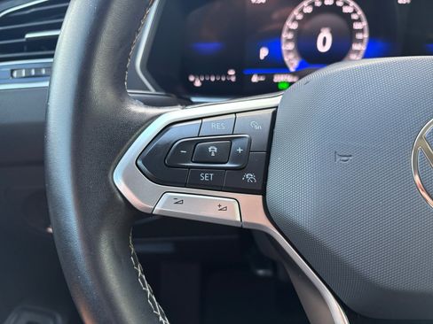 Used 2024 Volkswagen Tiguan SE w/ MDO Package, Three-Row FWD image 15