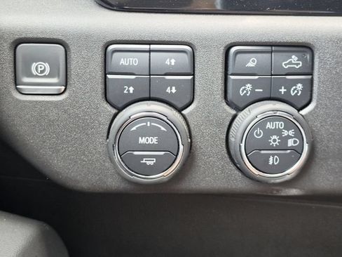 Used 2025 Chevrolet Silverado 1500 RST AWD/4WD image 14