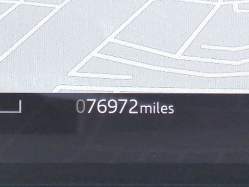 Used 2022 Land Rover Discovery S AWD/4WD image 12