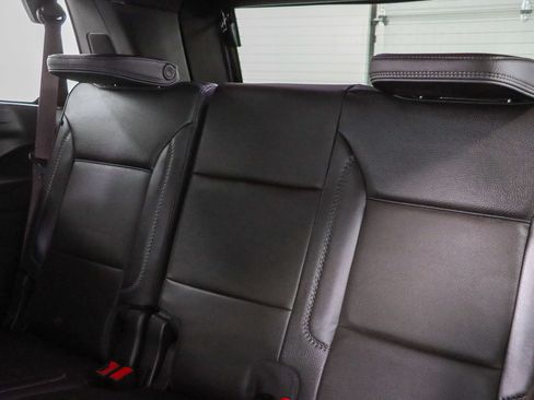 Used 2023 GMC Yukon Denali w/ LPO, Floor Liner Package AWD/4WD image 29