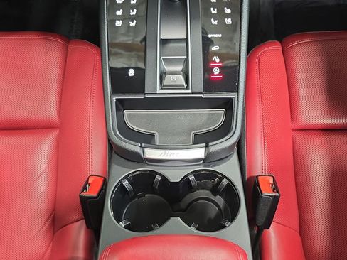 Certified 2023 Porsche Macan AWD/4WD image 20