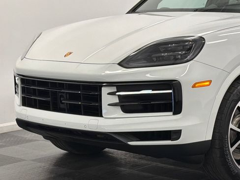 Used 2024 Porsche Cayenne S image 2