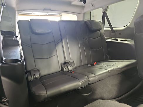 Certified 2018 Cadillac Escalade ESV Luxury AWD/4WD image 15