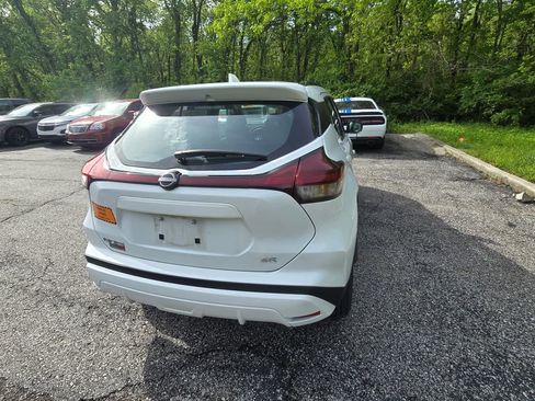 Used 2024 Nissan Kicks SR w/ SR Premium Package FWD image 7