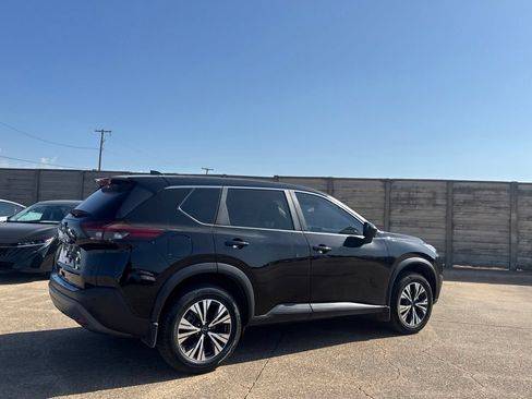 Certified 2023 Nissan Rogue SV FWD image 11