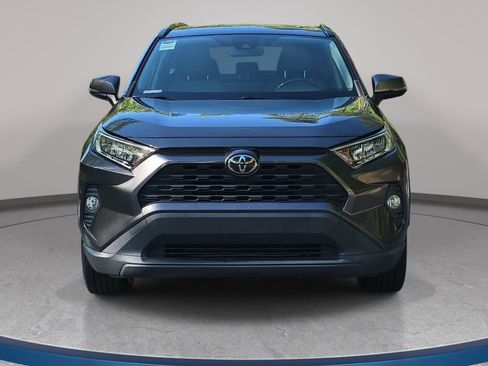 Used 2019 Toyota RAV4 XLE Premium FWD image 2