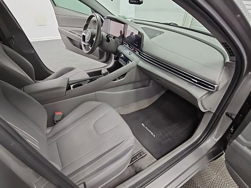 Used 2023 Hyundai Elantra SEL w/ Convenience Package image 33