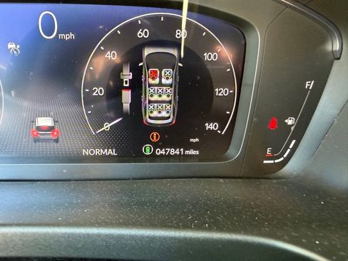 Used 2023 Honda Pilot Elite image 12