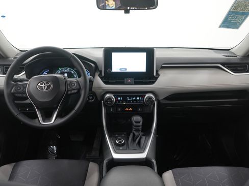 Used 2025 Toyota RAV4 XLE image 15