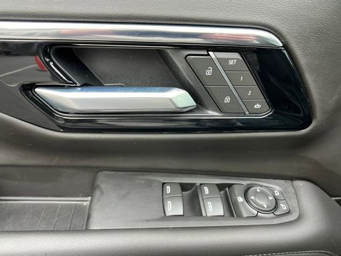 Used 2025 Chevrolet Tahoe Z71 image 12