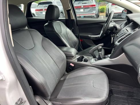 Used 2013 Ford Focus SE FWD image 24