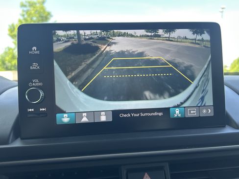 Used 2023 Honda Pilot Touring image 14
