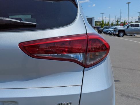 Used 2017 Hyundai Tucson SE AWD/4WD image 42