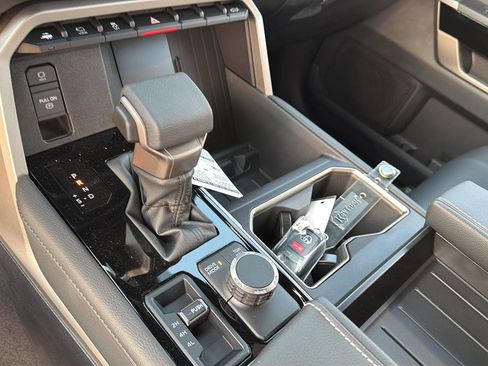 New 2026 Toyota Tundra Limited AWD/4WD image 28