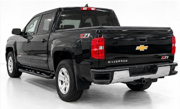 Used 2018 Chevrolet Silverado 1500 LT w/ All Star Edition AWD/4WD image 3