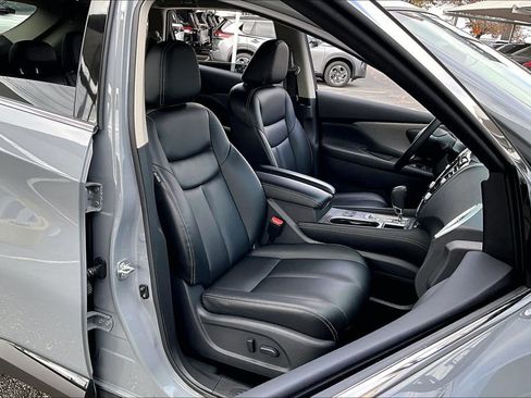 Used 2024 Nissan Murano SV w/ SV Midnight Edition Package image 10