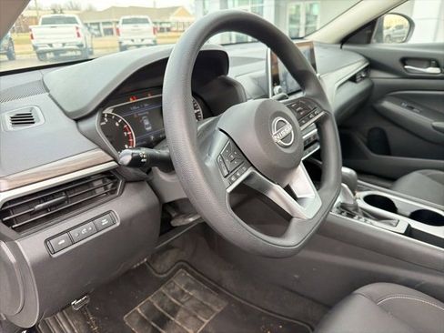 Used 2024 Nissan Altima 2.5 SV image 36