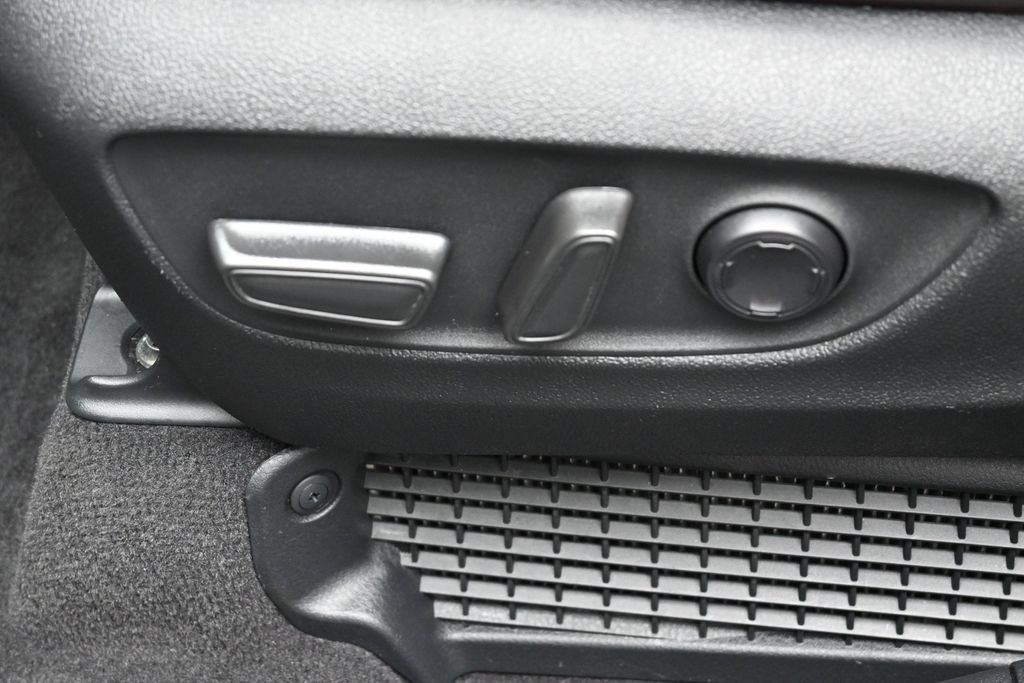 Used 2024 Toyota Sienna Platinum AWD/4WD image 10
