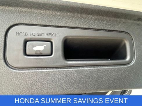 Used 2025 Honda Pilot EX-L image 11