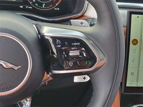 Used 2026 Jaguar F-PACE R-Dynamic S image 27