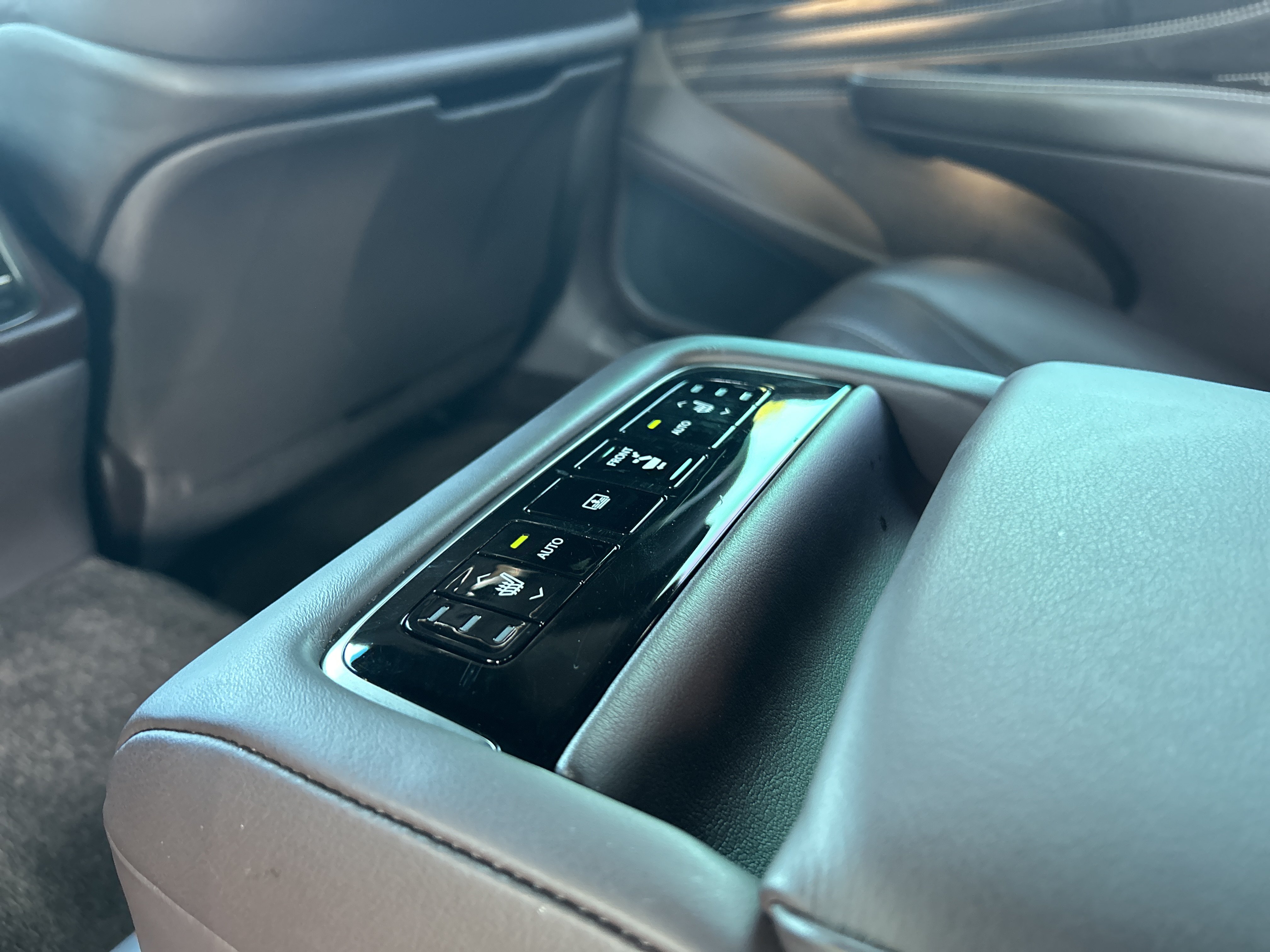 Used 2018 Lexus LS 500 w/ Interior Upgrade Package RWD image 27