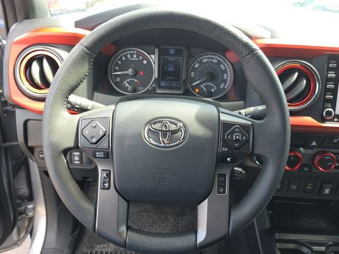 Used 2020 Toyota Tacoma TRD Sport w/ TRD Premium Sport Package AWD/4WD image 16