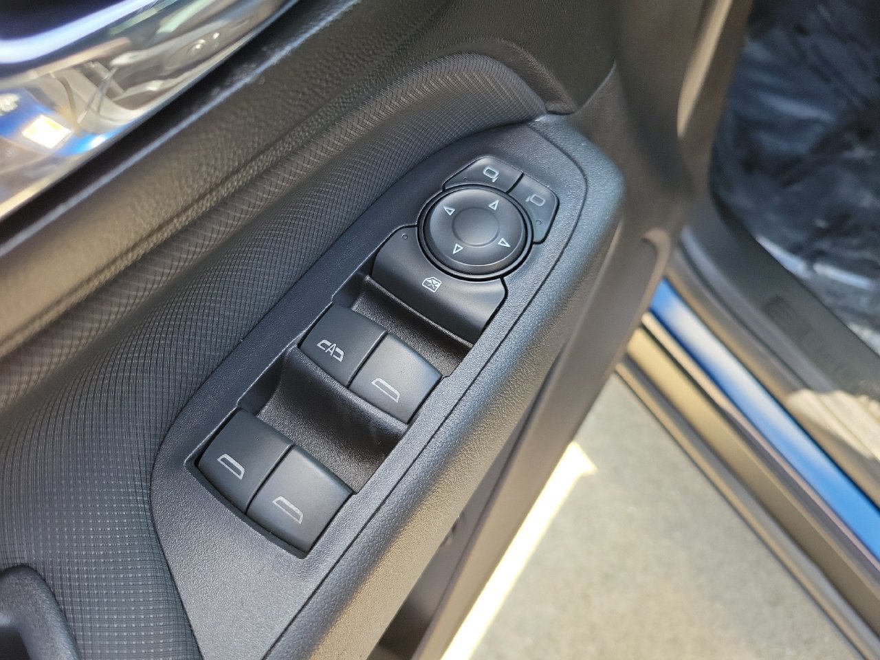 Certified 2022 Chevrolet Equinox RS w/ Infotainment Package FWD image 15