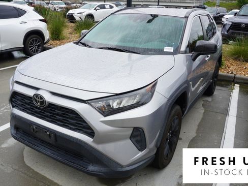 Used 2021 Toyota RAV4 LE AWD/4WD image 1