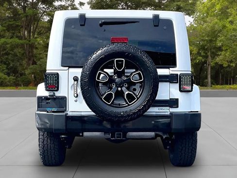 Used 2017 Jeep Wrangler Unlimited Sahara AWD/4WD image 4