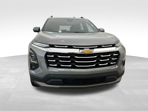 Used 2025 Chevrolet Equinox LT w/ Convenience Package II FWD image 9