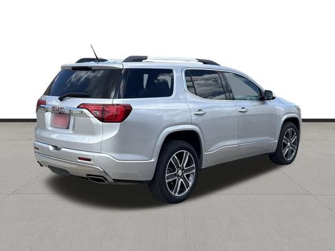 Used 2018 GMC Acadia Denali w/ Technology Package FWD image 5