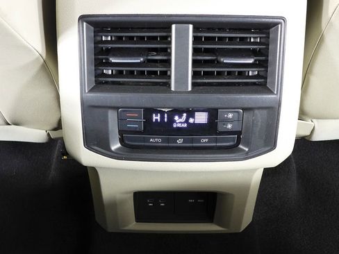 Used 2021 Volkswagen Atlas SE w/ Panoramic Sunroof Package image 25