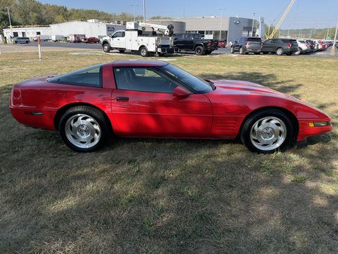 Used 1994 Chevrolet Corvette Coupe image 6