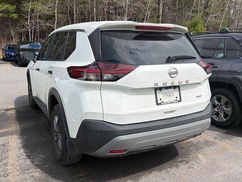 Used 2023 Nissan Rogue S AWD/4WD image 9