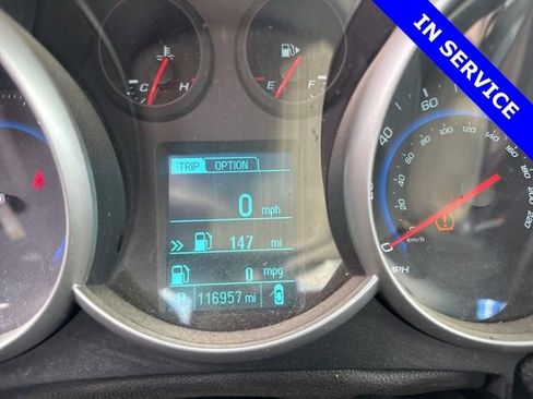 Used 2016 Chevrolet Cruze LT w/ Technology Package image 4