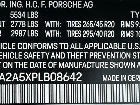 Used 2023 Porsche Macan AWD/4WD image 39