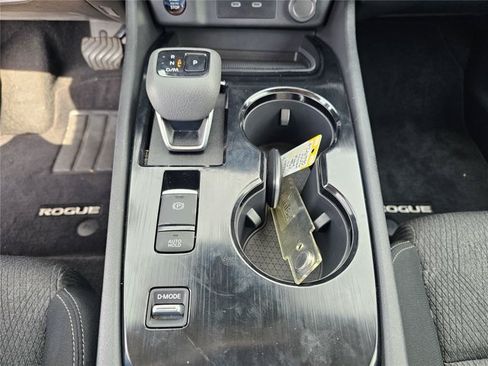 Used 2026 Nissan Rogue SV FWD image 54