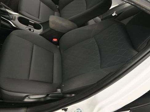 Used 2025 Toyota Corolla LE image 10